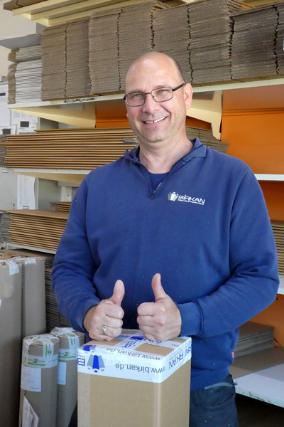 Daumen hoch in der Produktion